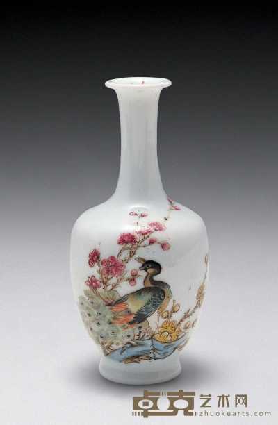 民国（1911-1949） 粉彩花卉瓶 高13.5cm